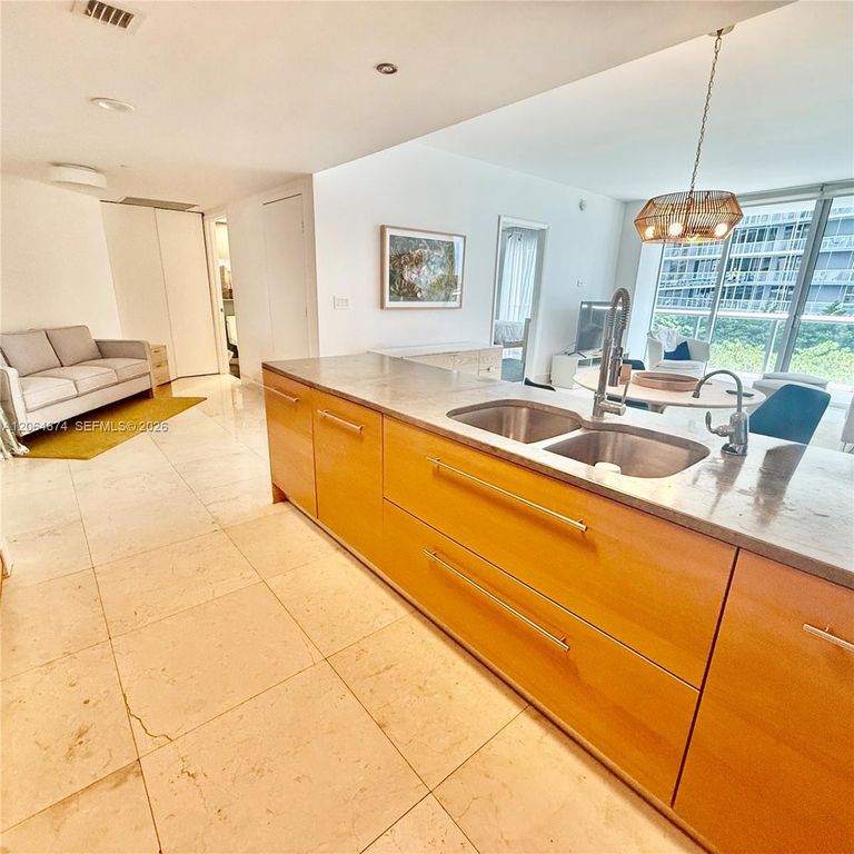 475 Brickell Ave 1609, Miami, FL 33131