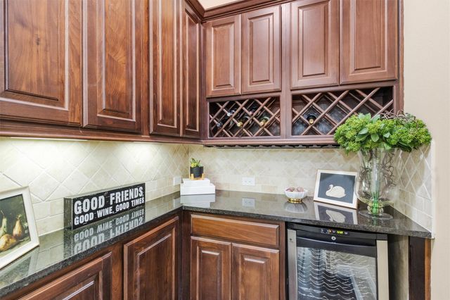 123 Del Monte Pines Drive, Montgomery, TX 77316