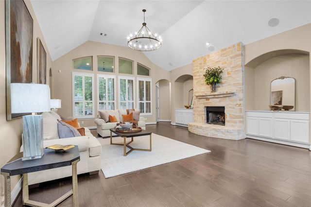 123 Del Monte Pines Drive, Montgomery, TX 77316