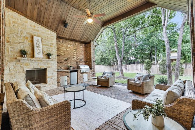 123 Del Monte Pines Drive, Montgomery, TX 77316