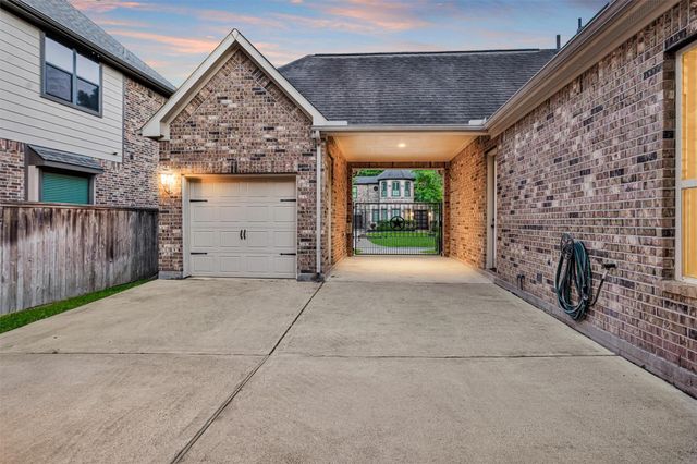 123 Del Monte Pines Drive, Montgomery, TX 77316