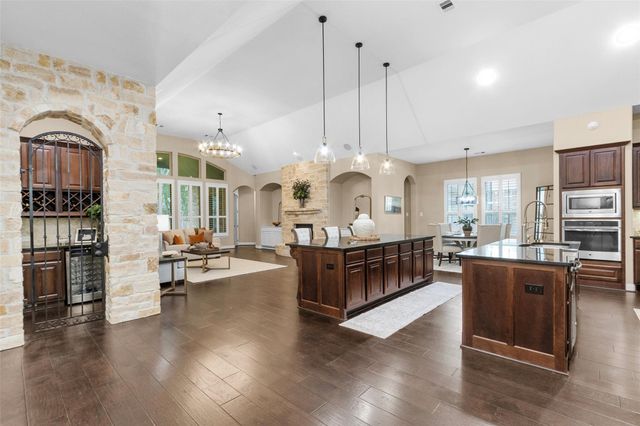 123 Del Monte Pines Drive, Montgomery, TX 77316