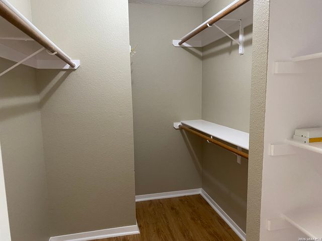 5842 SPRING VLY, San Antonio, TX 78247