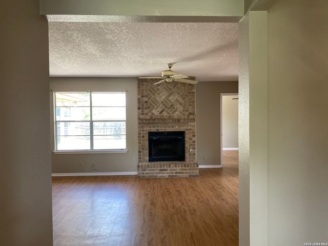 5842 SPRING VLY, San Antonio, TX 78247