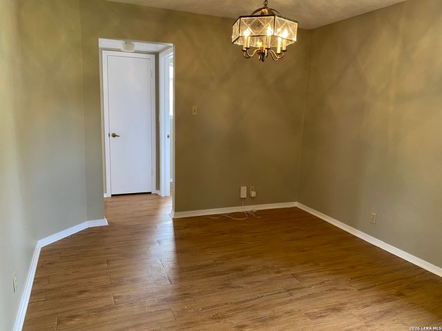 5842 SPRING VLY, San Antonio, TX 78247