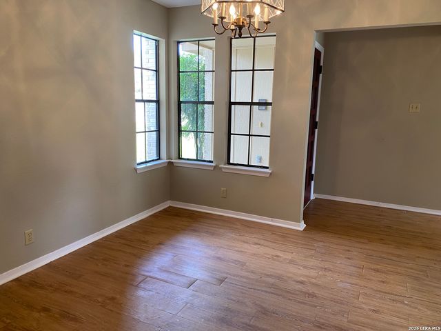 5842 SPRING VLY, San Antonio, TX 78247