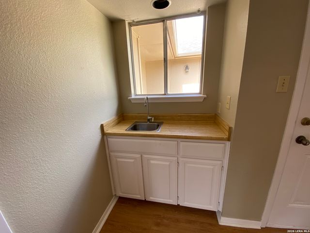 5842 SPRING VLY, San Antonio, TX 78247