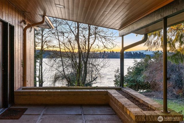 2521 103rd Avenue SE, Bellevue, WA 98004