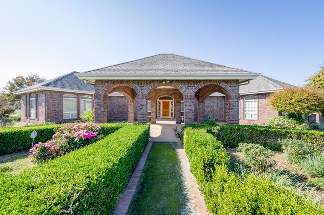 4715 E Copper Avenue, Clovis, CA 93619