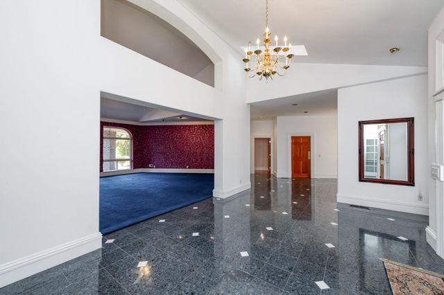 4715 E Copper Avenue, Clovis, CA 93619