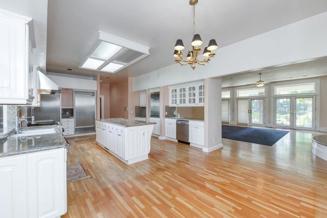 4715 E Copper Avenue, Clovis, CA 93619