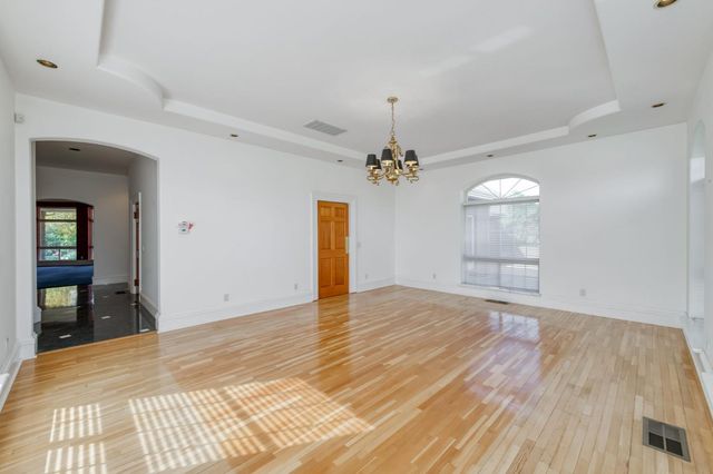 4715 E Copper Avenue, Clovis, CA 93619