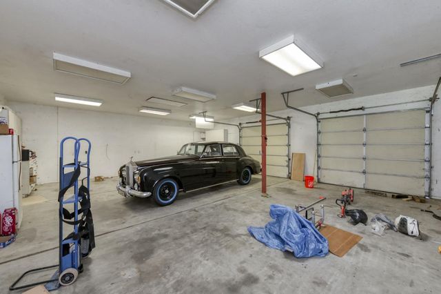 4715 E Copper Avenue, Clovis, CA 93619