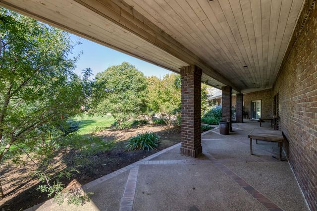 4715 E Copper Avenue, Clovis, CA 93619