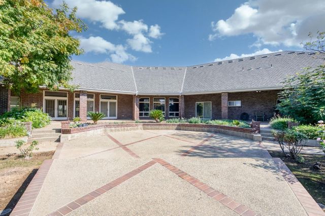 4715 E Copper Avenue, Clovis, CA 93619