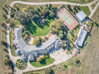 4715 E Copper Avenue, Clovis, CA 93619