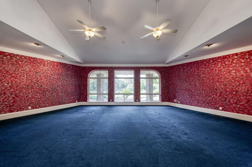 Image 21 of property listing at 4715 E Copper Avenue, Clovis, CA 93619