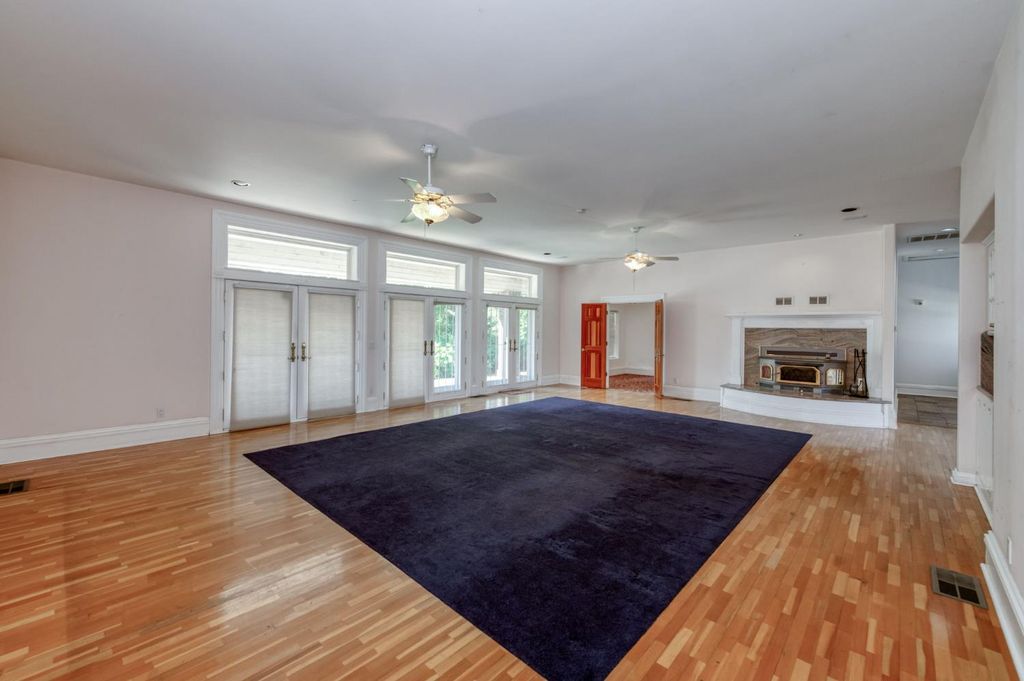 Image 23 of property listing at 4715 E Copper Avenue, Clovis, CA 93619