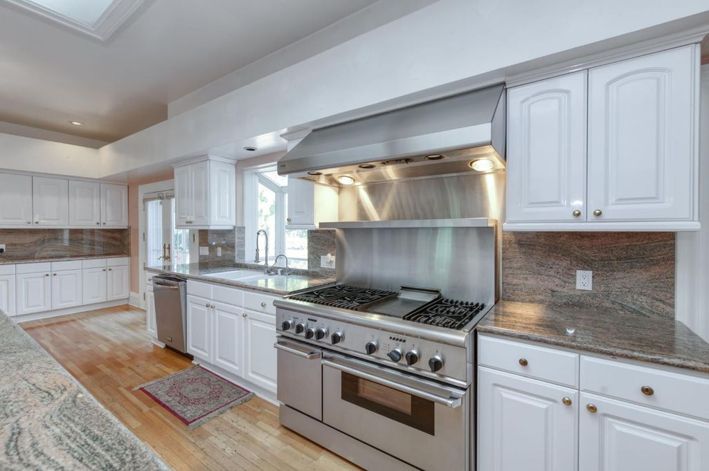 Image 31 of property listing at 4715 E Copper Avenue, Clovis, CA 93619