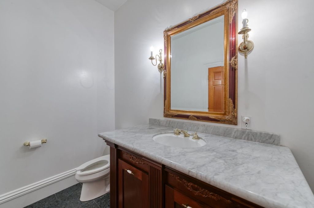 Image 36 of property listing at 4715 E Copper Avenue, Clovis, CA 93619