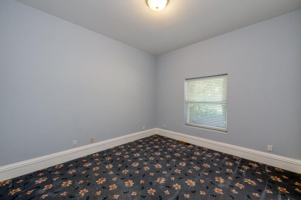 Image 38 of property listing at 4715 E Copper Avenue, Clovis, CA 93619