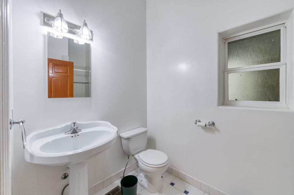 Image 40 of property listing at 4715 E Copper Avenue, Clovis, CA 93619