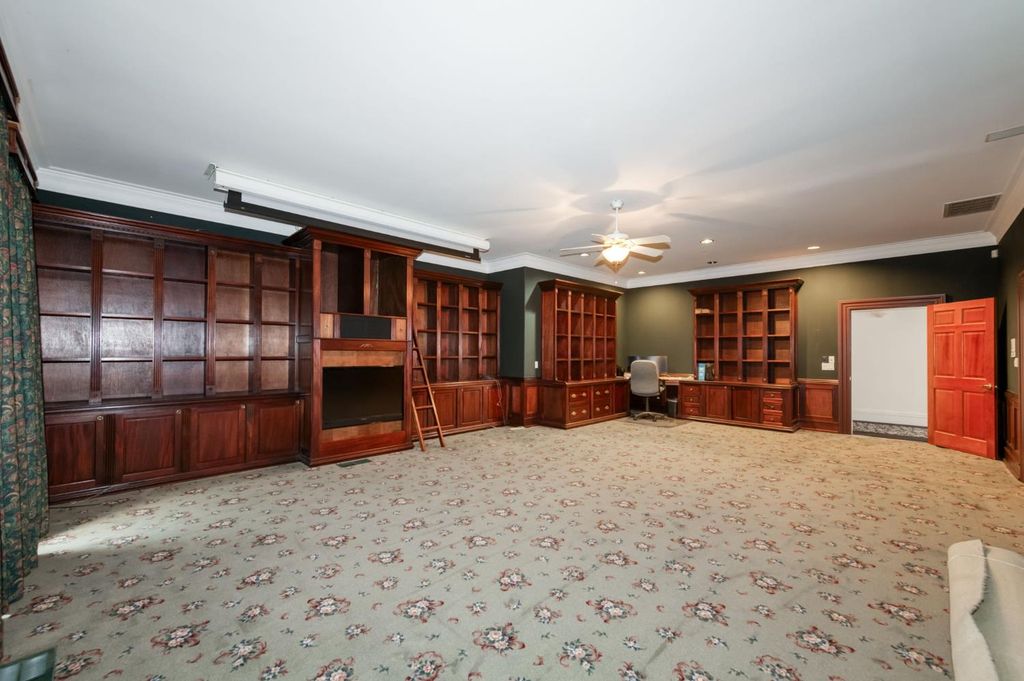 Image 46 of property listing at 4715 E Copper Avenue, Clovis, CA 93619