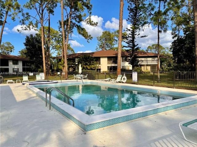 1765 Courtyard Way 103, Naples, FL 34112