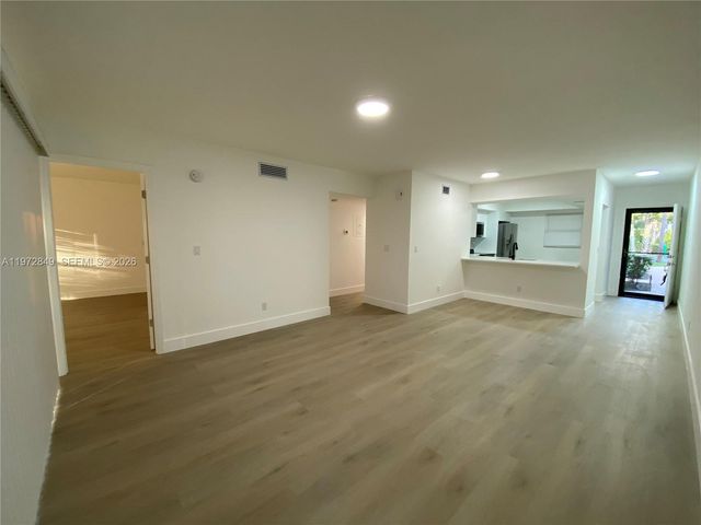 1765 Courtyard Way 103, Naples, FL 34112