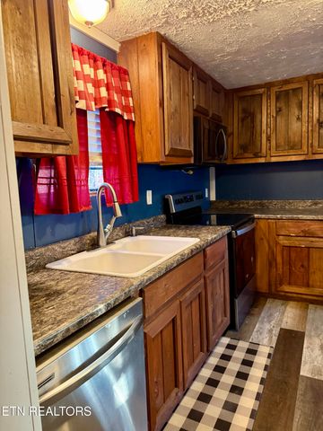 230 Company Circle, Helenwood, TN 37755