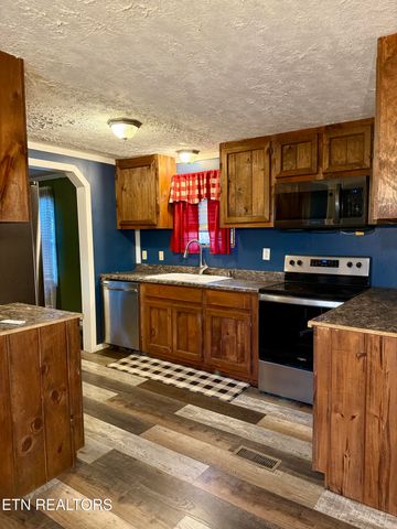 230 Company Circle, Helenwood, TN 37755