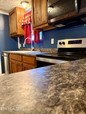 230 Company Circle, Helenwood, TN 37755