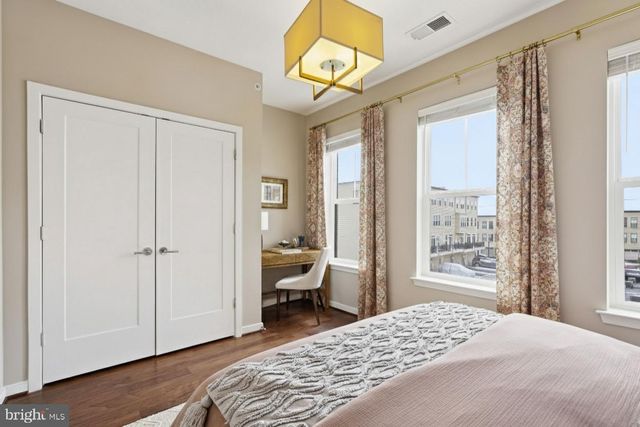 23000 LAVALLETTE SQ, Brambleton, VA 20148