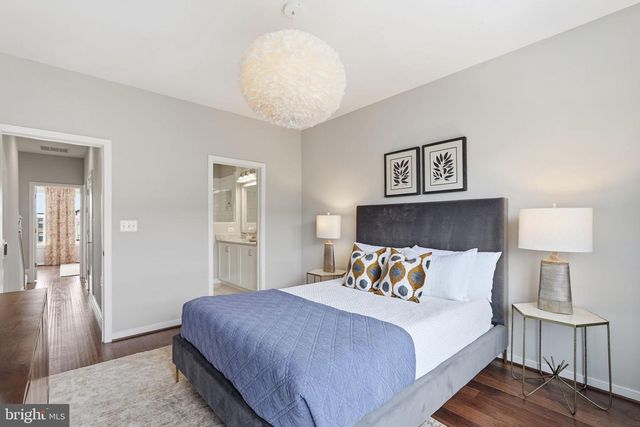 23000 LAVALLETTE SQ, Brambleton, VA 20148