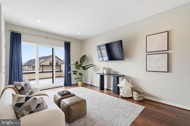 23000 LAVALLETTE SQ, Brambleton, VA 20148