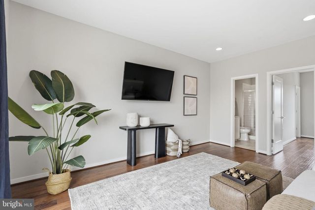 23000 LAVALLETTE SQ, Brambleton, VA 20148