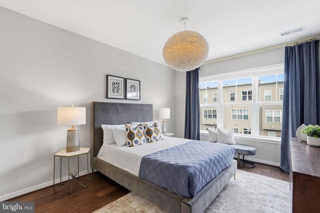 23000 LAVALLETTE SQ, Brambleton, VA 20148