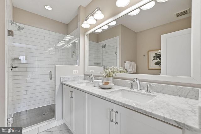 23000 LAVALLETTE SQ, Brambleton, VA 20148