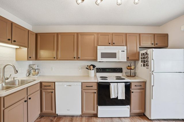 13229 Bush Lane, Eden Prairie, MN 55347