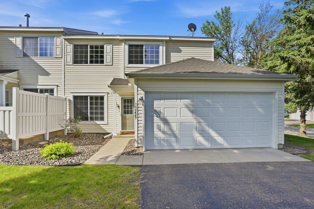 13229 Bush Lane, Eden Prairie, MN 55347