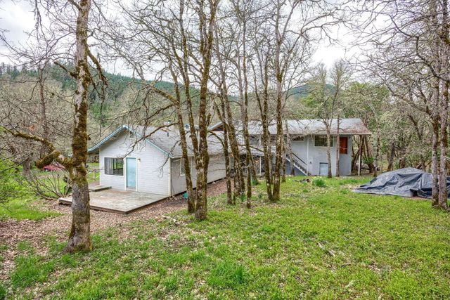 13645 E Evans Creek Road, Rogue River, OR 97537