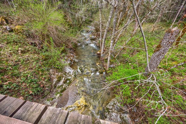 13645 E Evans Creek Road, Rogue River, OR 97537