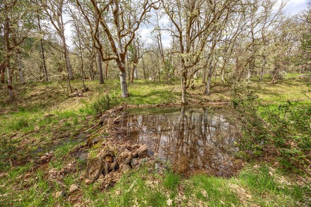 13645 E Evans Creek Road, Rogue River, OR 97537