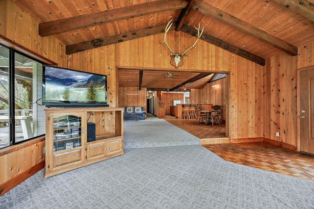 13645 E Evans Creek Road, Rogue River, OR 97537