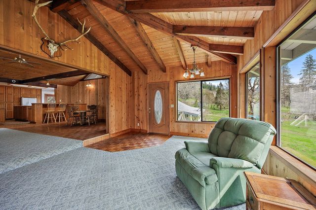 13645 E Evans Creek Road, Rogue River, OR 97537