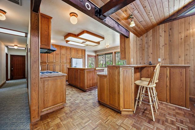 13645 E Evans Creek Road, Rogue River, OR 97537