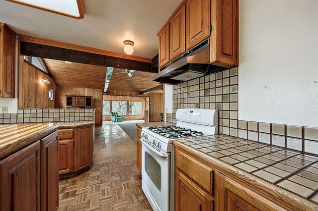 13645 E Evans Creek Road, Rogue River, OR 97537