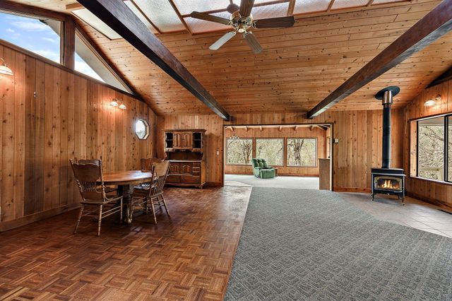 13645 E Evans Creek Road, Rogue River, OR 97537