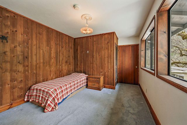 13645 E Evans Creek Road, Rogue River, OR 97537