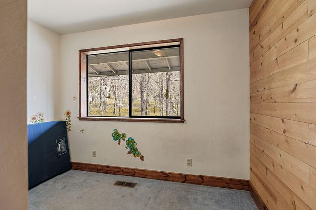 13645 E Evans Creek Road, Rogue River, OR 97537